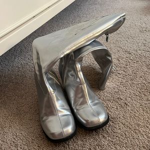 Silver/Chrome Costume Go Go Boots, Size 9